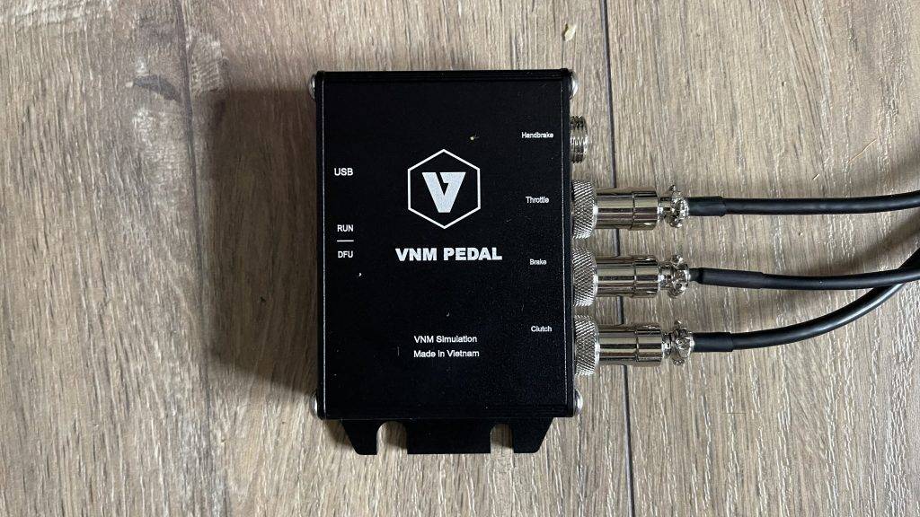 Review: De VNM Lite Pedals zijn Boven Verwachting Goed! 12 VNM Lite Pedals Controller Box