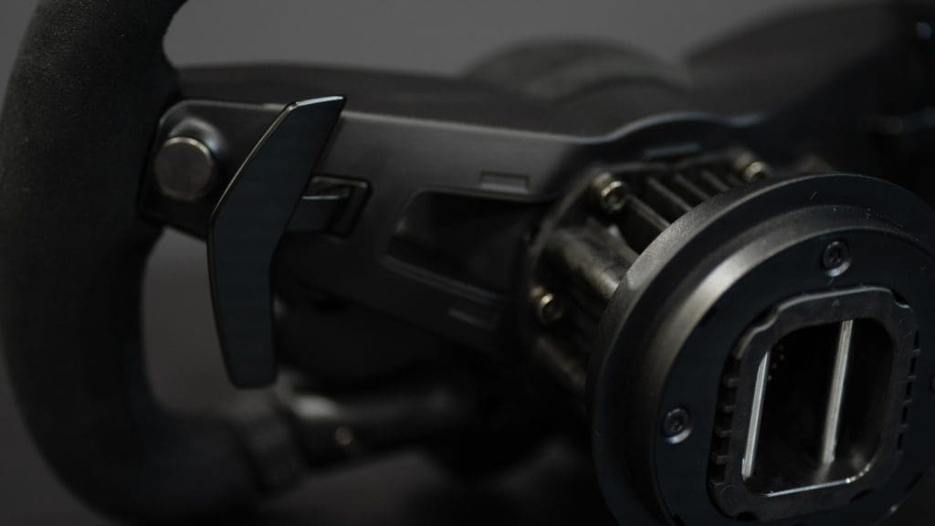 Fanatec présente cinq nouveaux produits à l'ADAC Sim Racing Expo 2024 14 Fanatec CSL Elite Porsche Vision Gran Turismo Wheel