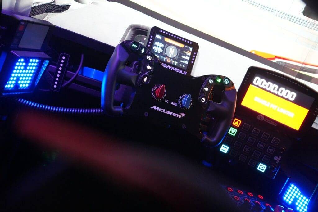 Ascher Racing mclaren artura gt4