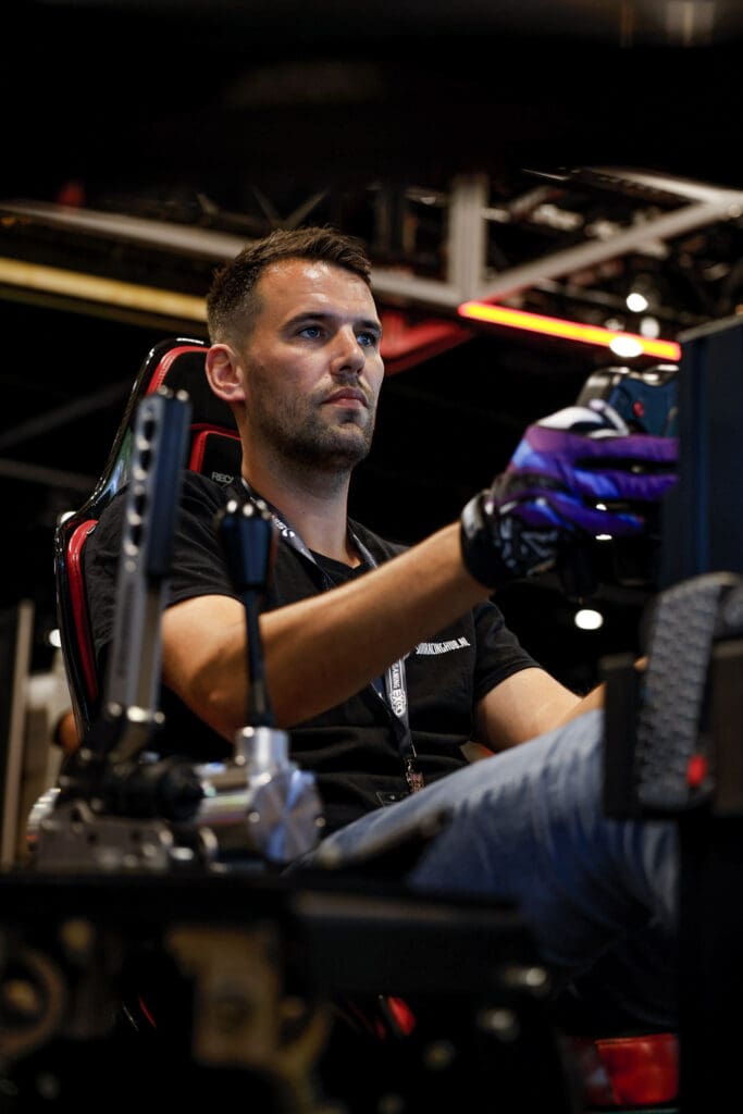 What Is A Turnkey Simulator and Why Should You Choose It? 14 sim racing consultancy