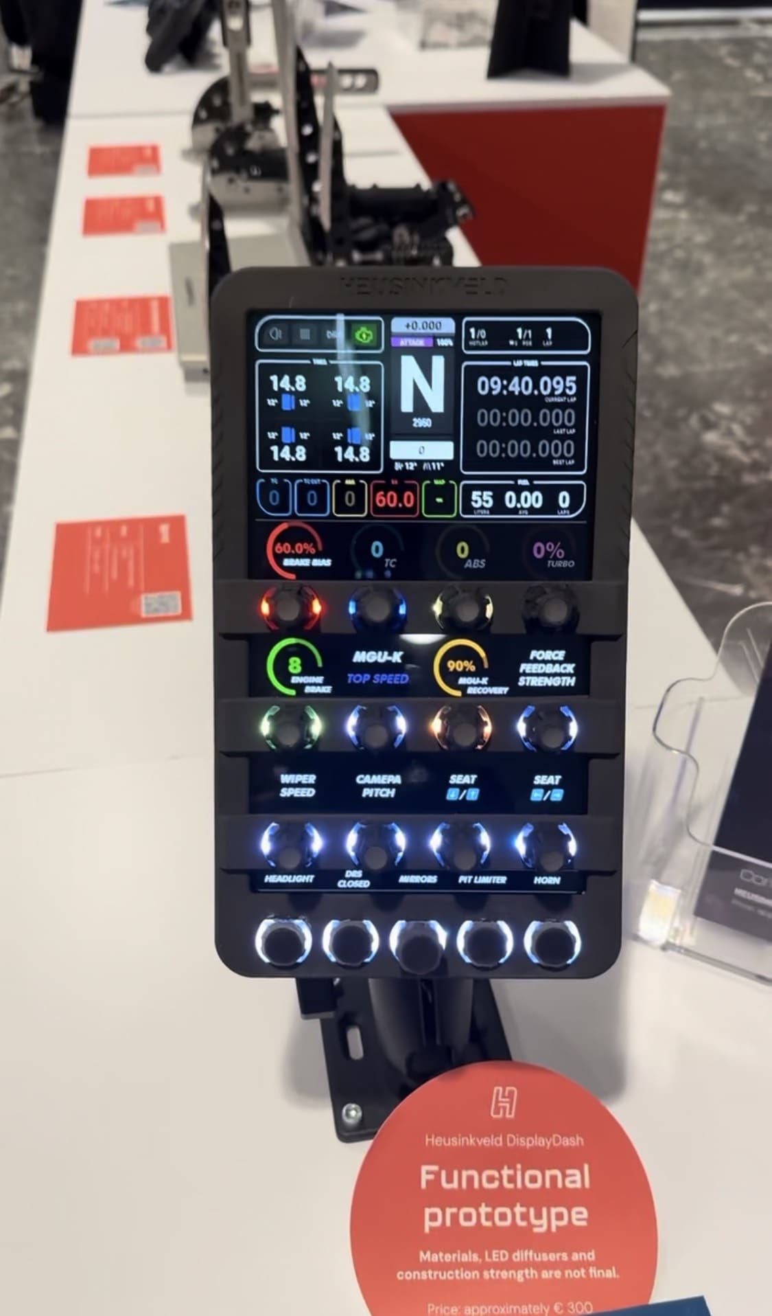 Heusinkveld DisplayDash Onthuld: Eerste Hands-On Impressie Sim Formula Europe 8 Heusinkveld DisplayDash