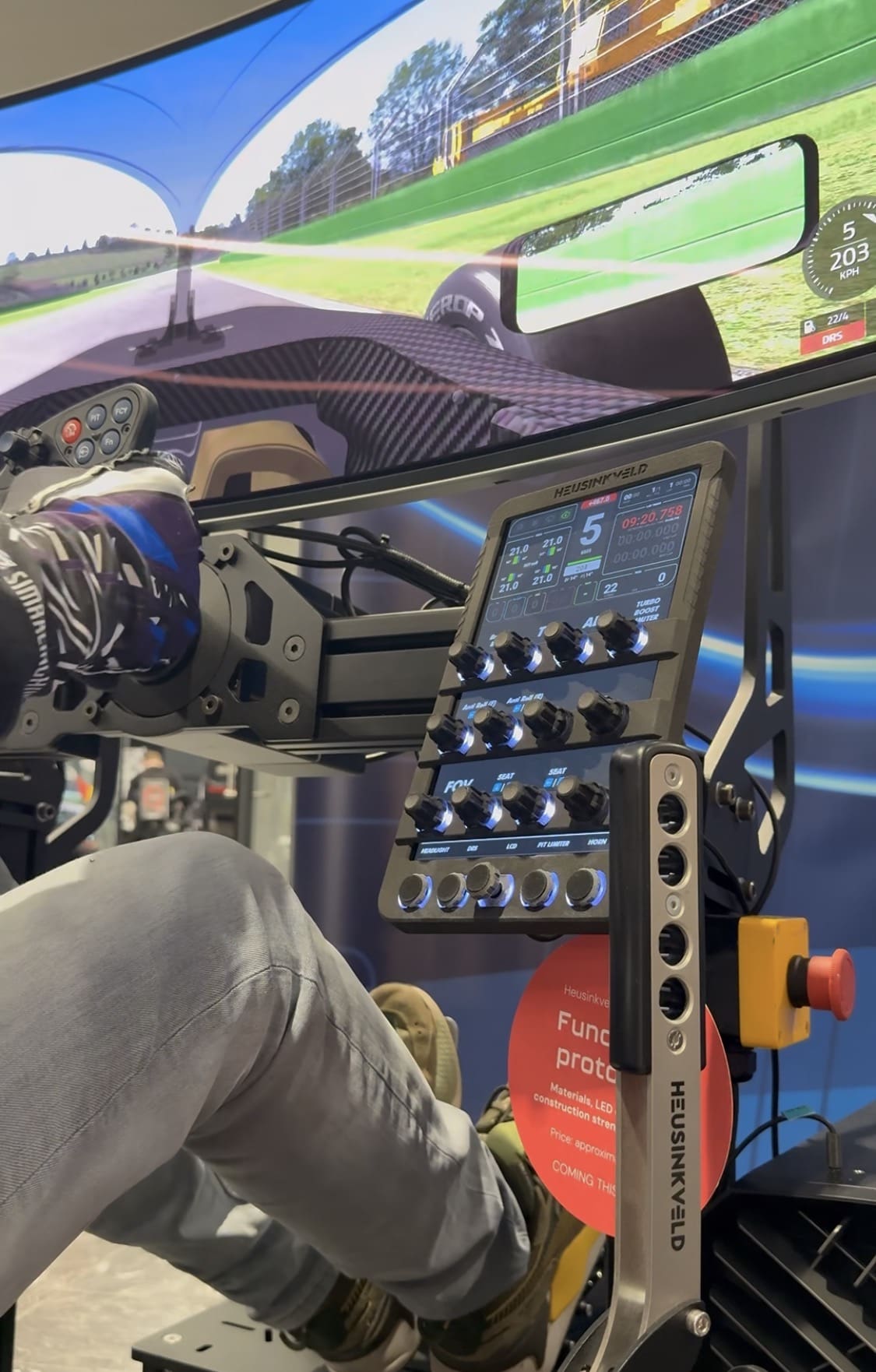 Heusinkveld DisplayDash Unveiled: First Hands-On Impression Sim Formula Europe 10 Heusinkveld DisplayDash