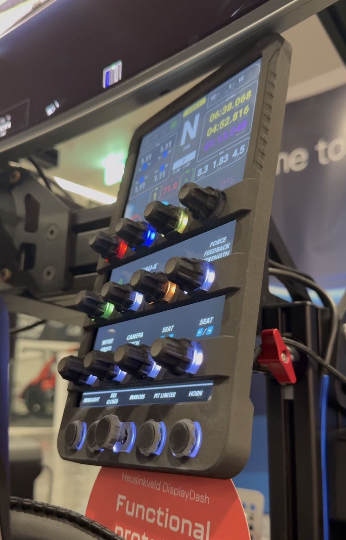 Heusinkveld DisplayDash Onthuld: Eerste Hands-On Impressie Sim Formula Europe 10 Heusinkveld DisplayDash